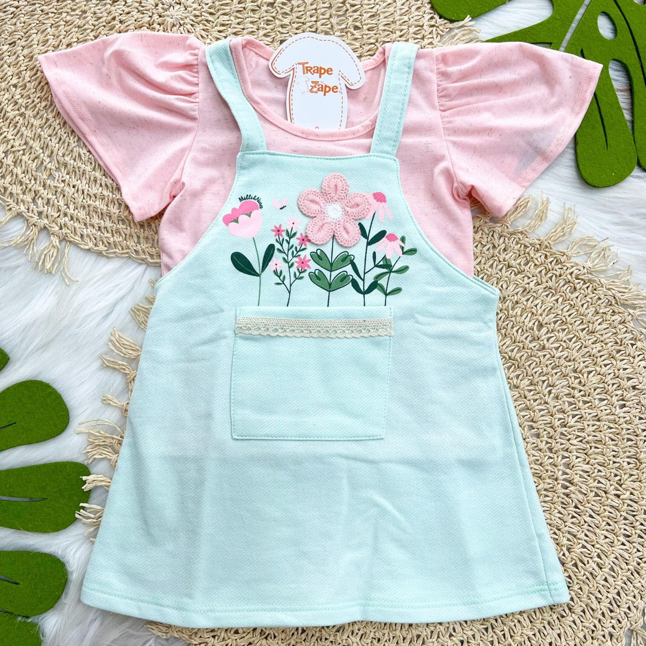 Conj. Blusa e Salopete com Flores - Rosa e Verde Agua